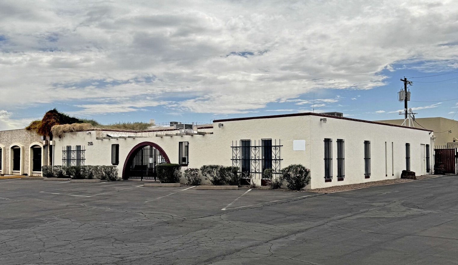 2935 W Clarendone Ave