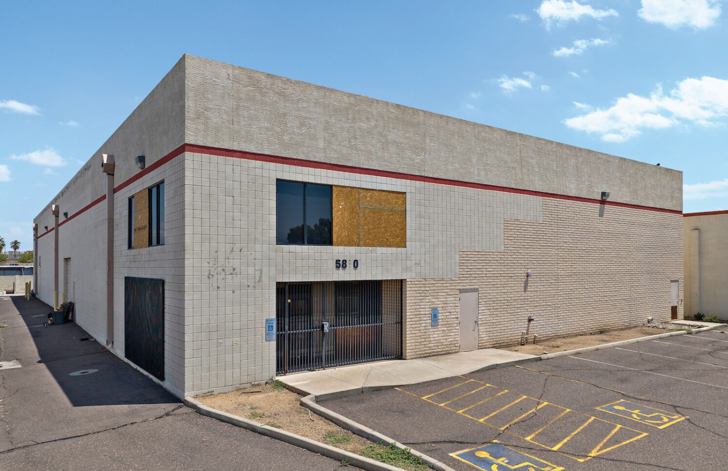 5818–5830 W Maryland Ave